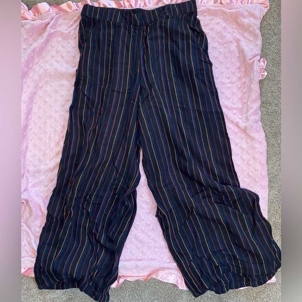 Women’s wide legged Arizona capris